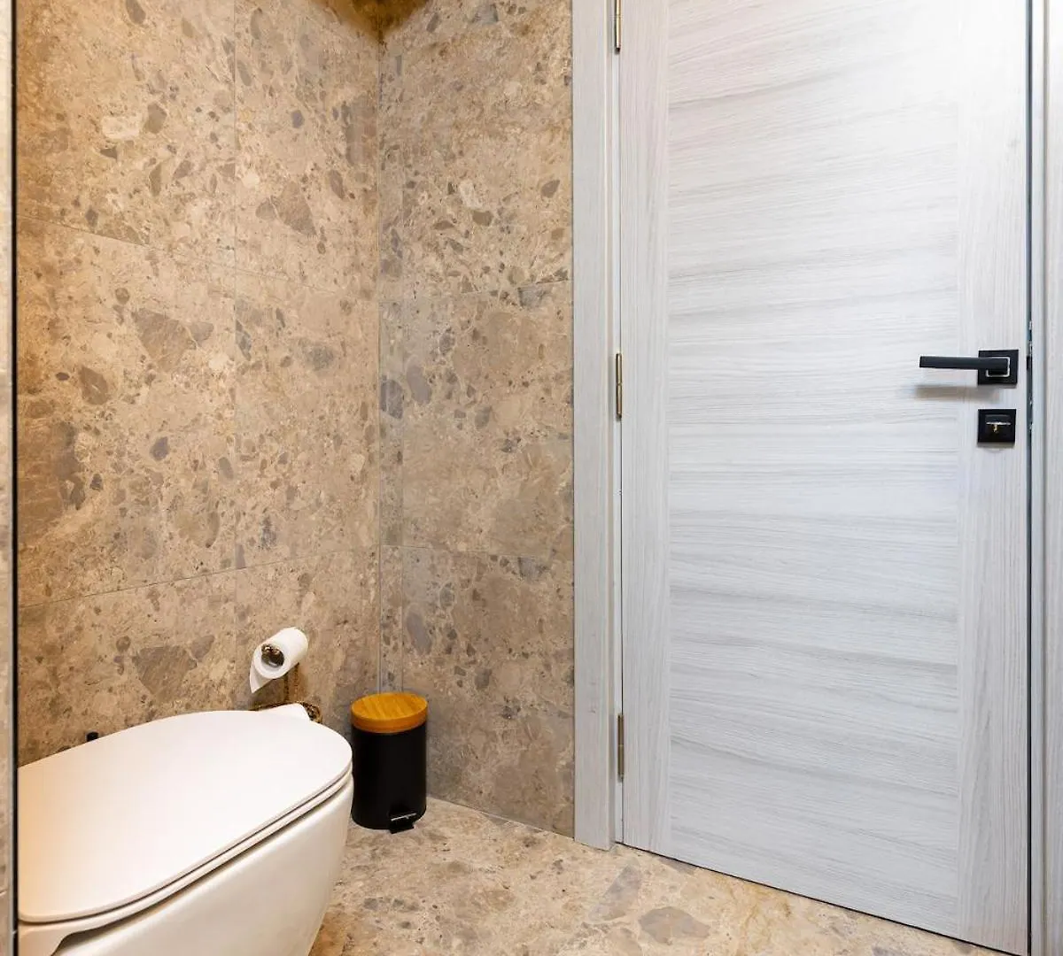 2 Bedroom Apt Dzhendem Tepe 2 Parking Spots In Plovdiv Next To Mu 0*,  Bulharsko